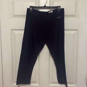 Women’s Nike golf cropped leggings